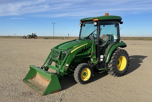 2017 john deere 3039r 4wd utility tractor